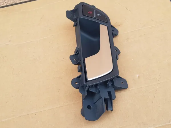 Poignée de Porte OEM UCHWYT - Gauche Avant Audi A4 B8 image 6