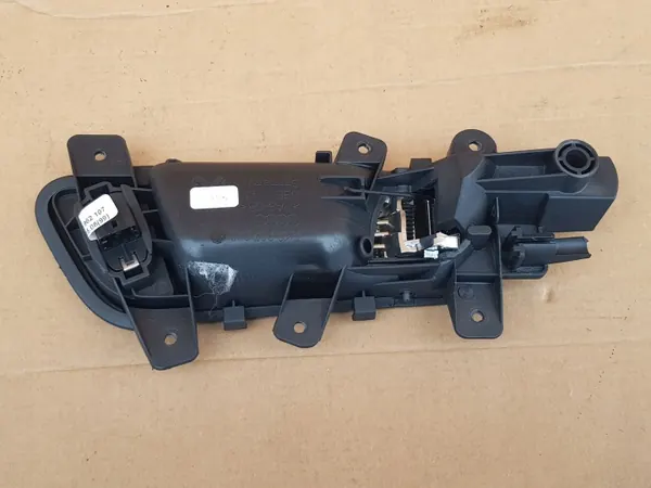 Poignée de Porte OEM UCHWYT - Gauche Avant Audi A4 B8 image 9