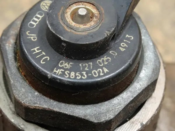 AUDI A3 8P GOLF V 2.0 FSI TFSI Polttoainepumppu 06E906051E image 8