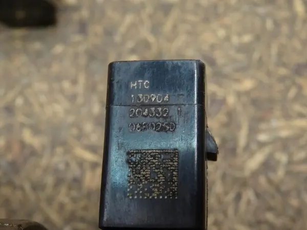 AUDI A3 8P GOLF V 2.0 FSI TFSI Polttoainepumppu 06E906051E image 9