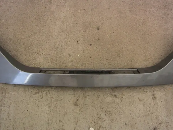 BMW X3 E83 Heckklappenleiste OEM 51137052452 image 3