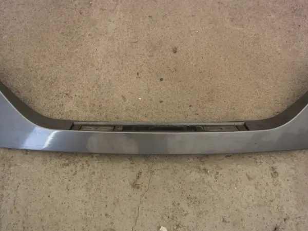 BMW X3 E83 Heckklappenleiste OEM 51137052452 image 8