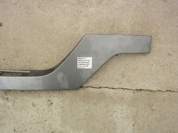 BMW X3 E83 Heckklappenleiste OEM 51137052452 image 9