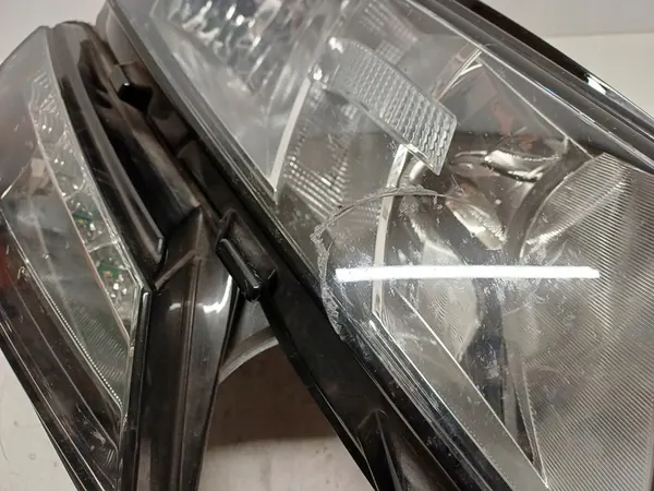 FARO DIREITO SKODA KODIAQ 566941016B - PARA PEÇAS image 5