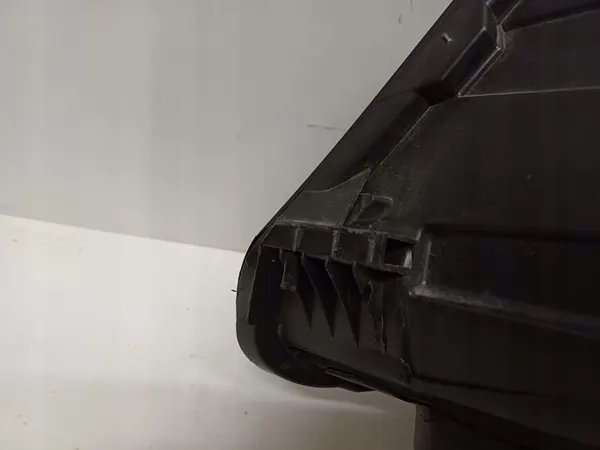 FARO DIREITO SKODA KODIAQ 566941016B - PARA PEÇAS image 8