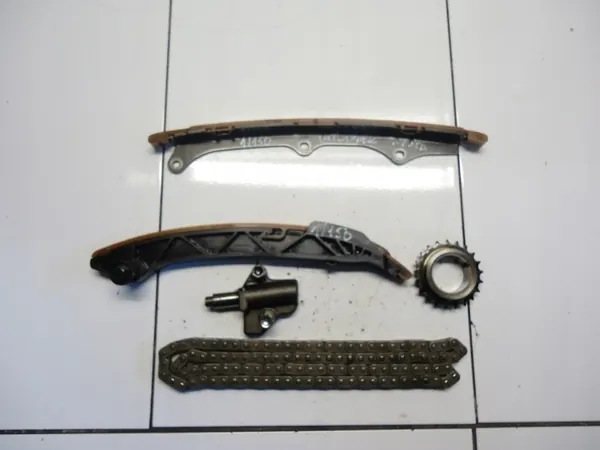 Kit de distribución Mitsubishi OE OEM 5012598 - Usado image 2