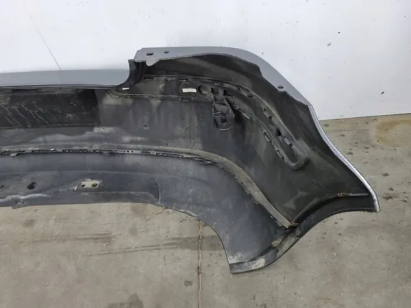 Paraurti posteriore VW Golf IV 5D image 9