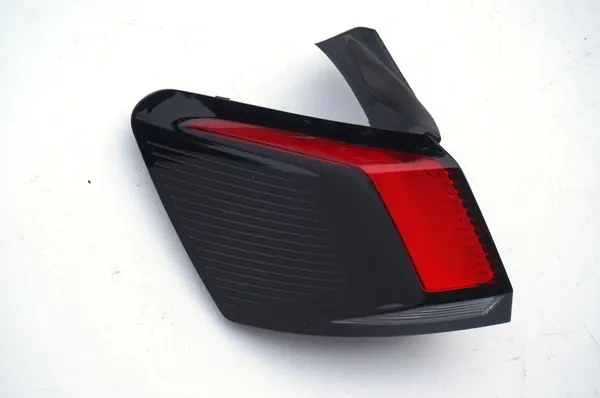 PEUGEOT 3008 II 2016 Luz Trasera Izquierda Original OE image 6