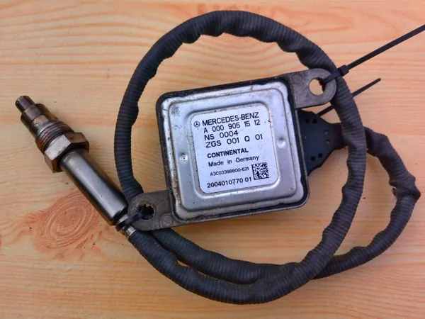 Mercedes NOX-effektsensor OEM A0009051512 image 2
