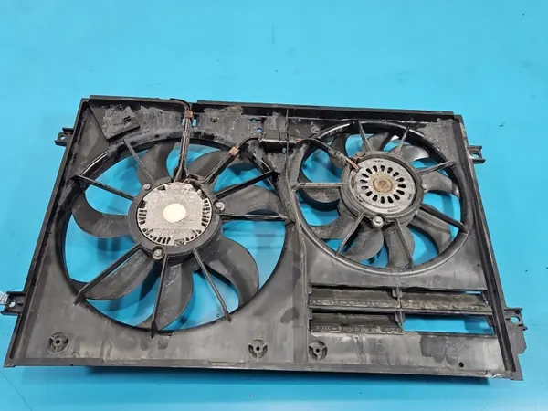 Käytetty VW Touran Jäähdytinpuhallin OEM 1K0121223 2.0 TDI image 4