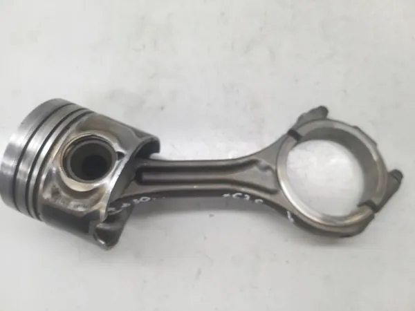 Mäntä Tanko Sarja OEM 059AA 83L57 Audi VW:lle image 5