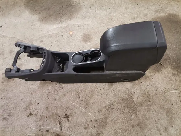 Middentunnel armsteun Ford Fiesta mk7 OEM mnhgfdsdbvgfd image 3