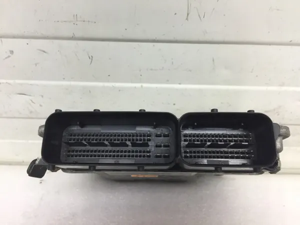 ECU Audi A3 8P 2.0TDI usado OEM 03L906022FD image 4