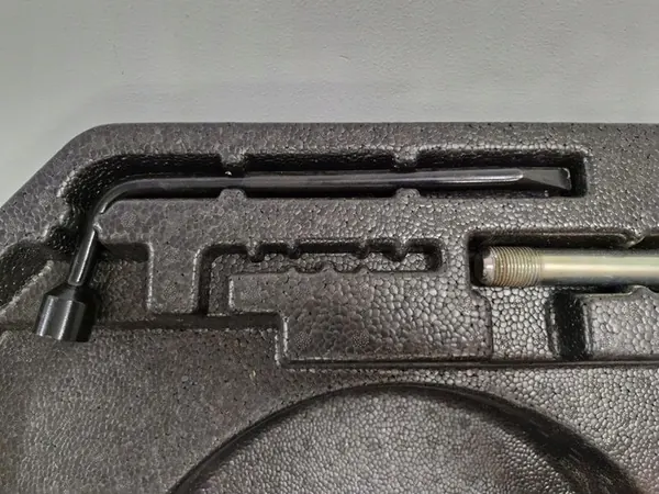 TOYOTA AVENSIS T27 LIFT Insert en mousse de coffre OEM 64429-05020 image 4