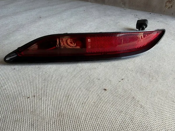 Insert luz trasera Volkswagen ID.3 usado OEM 575945701K image 2