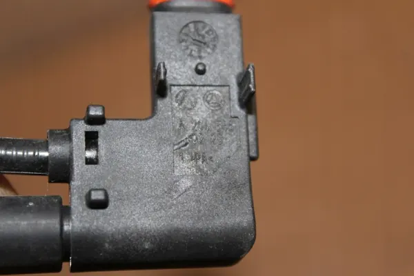 Sensor pastilhas Mercedes OEM A2045450228 image 3