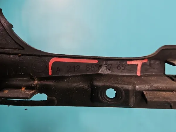 Guia de Para-choque Frontal Esquerdo Mercedes W212 A2128853765 image 7