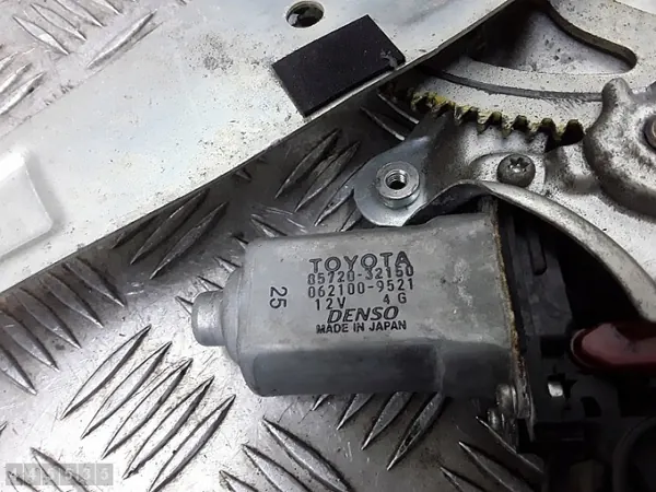 Régulateur de vitre OEM 8572032150 pour Toyota RAV4 2005 image 5