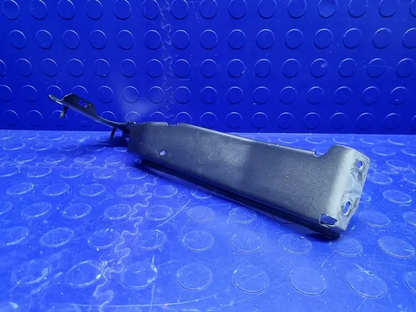 AUDI A5 8T Supporto Parafango Anteriore Sinistro OEM 8T0821136G image 3