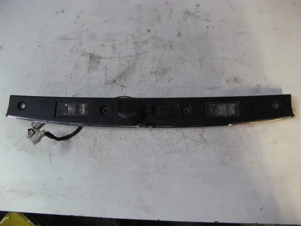 Feu de plaque Maserati Quattroporte OEM 670071821 image 3