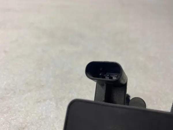 Vattencirkulationspump Peugeot 3008 II 2018 OEM image 2