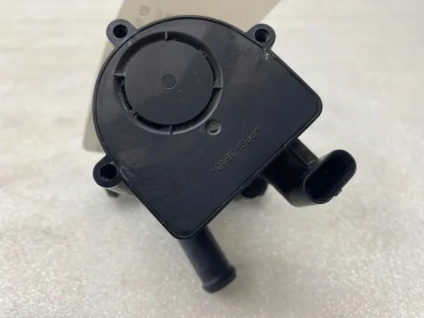 Vattencirkulationspump Peugeot 3008 II 2018 OEM image 6