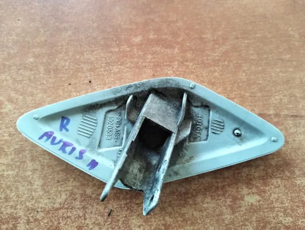 Strålkastartvättslock höger OEM spryskiwacz R Auris II image 3