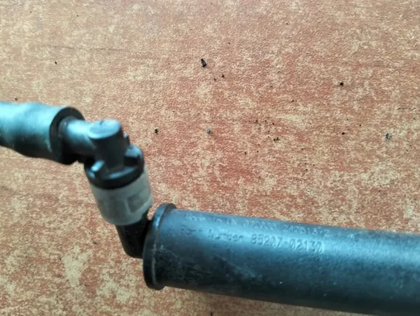 Strålkastartvättslock höger OEM spryskiwacz R Auris II image 6