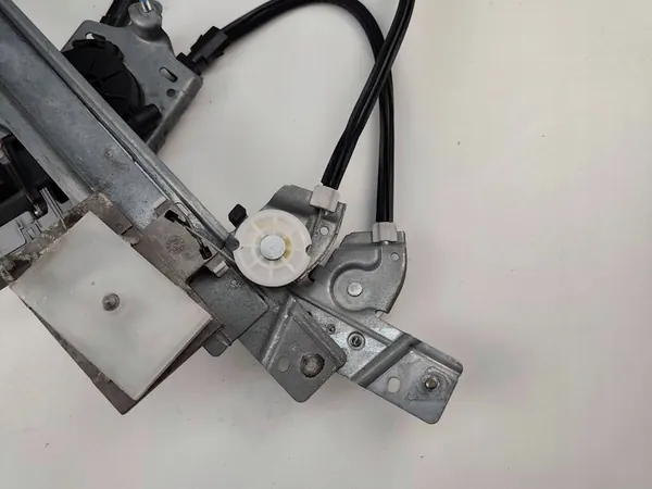 Elevador de vidro dianteiro esquerdo Opel Tigra B 93162241 image 7