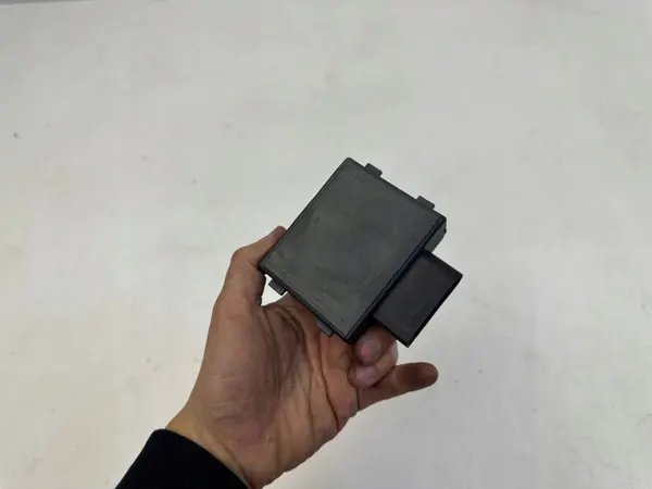 Module de commande pompe à carburant OEM 4K0906121B Audi A6 C8 image 4