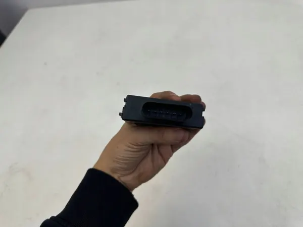 Module de commande pompe à carburant OEM 4K0906121B Audi A6 C8 image 5