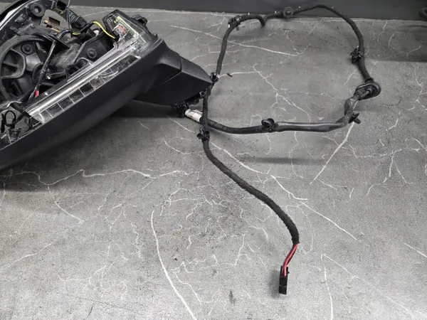 OEM 8W6857410BJ Rechter spiegelframe 8-pins Audi A5 A4 image 7