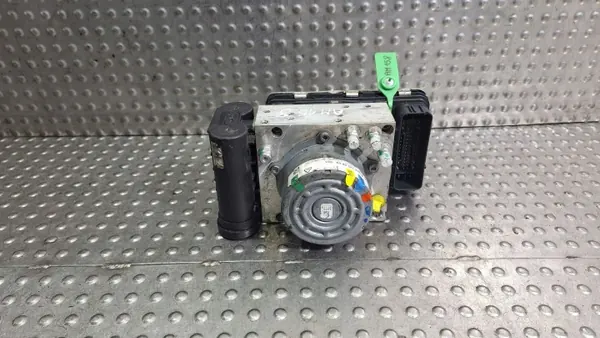 Compresor Airmatic Mercedes OEM S26383060 - Usado image 4