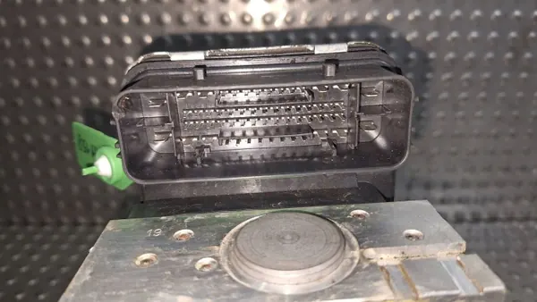 Compresor Airmatic Mercedes OEM S26383060 - Usado image 6
