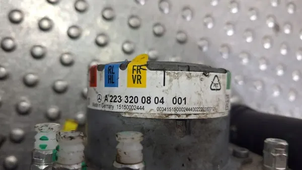 Compresor Airmatic Mercedes OEM S26383060 - Usado image 8