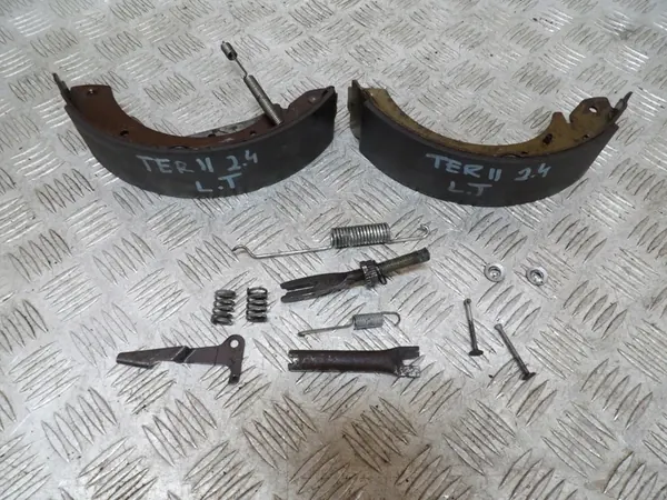 Nissan Terrano II Ford Maverick Jarrupalat image 4