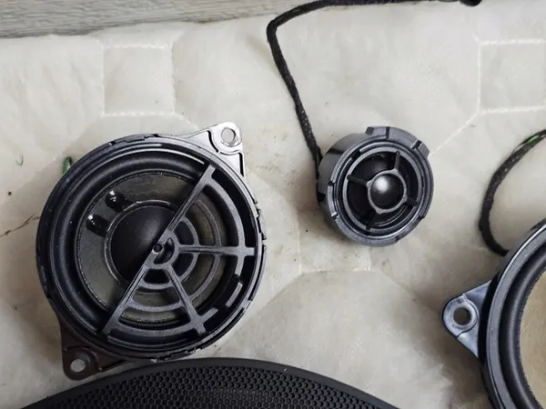 Cubierta Altavoz OEM 8W1857228A para Audi A4 B9 image 4