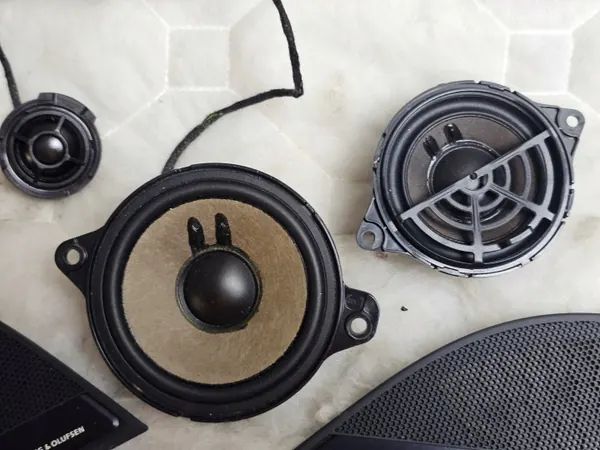 Cubierta Altavoz OEM 8W1857228A para Audi A4 B9 image 5