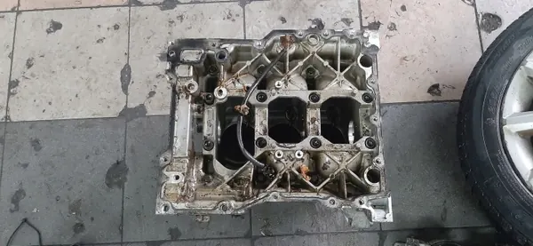 Volvo XC40 1.5 T3 Turbo motorblock undersida image 5