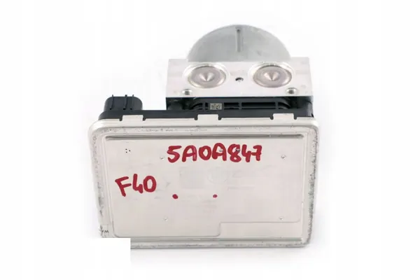 BMW F40 DSC Bromspump OEM 5A0A844 - Begagnad image 6
