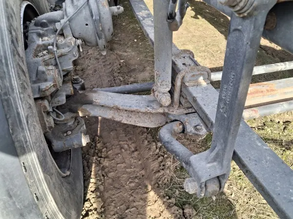 Viga de eje delantero OEM 22589132 para Renault Midlum image 3