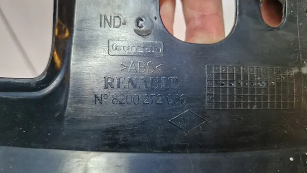 Renault Clio II Grill OE 8200272056 image 4