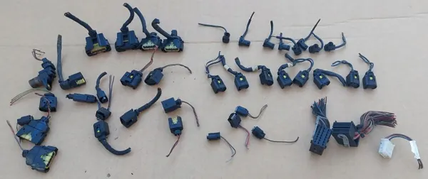 Mercedes W220 Motorplug Set OEM W220WTYCZKISILNIKA image 2