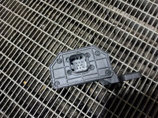 Relais principal OEM 91687Q4000 pour Kia Niro image 4