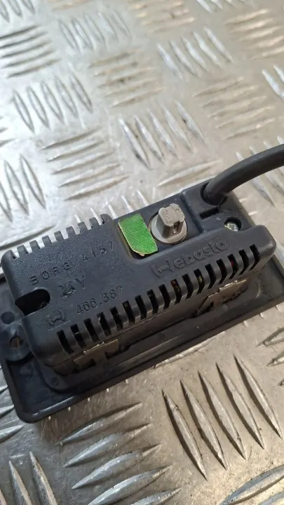 Webasto verwarmingsregelmodule OEM 466.387 - Gebruikt image 4