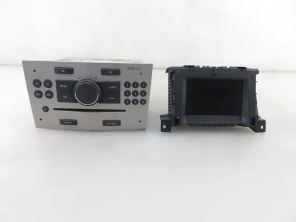 Radio OEM 13255553 d'occasion pour Opel Astra H image 2