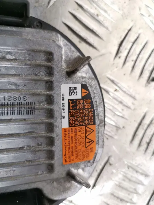 Balastro Xenon Subaru OEM 601500224247 - Usado image 3