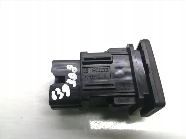 Toyota Avensis ASC Module 2.0 D-4D Diesel 15C032 image 5