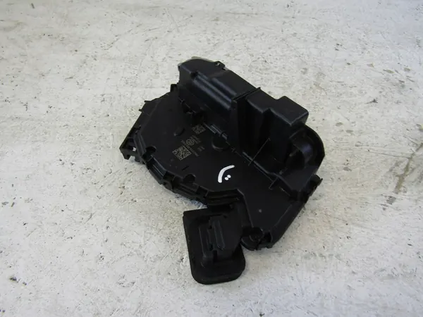 BAGAGELUCKA HÖGER BAK SKODA OCTAVIA IV 2023 image 3