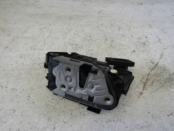 BAGAGELUCKA HÖGER BAK SKODA OCTAVIA IV 2023 image 4